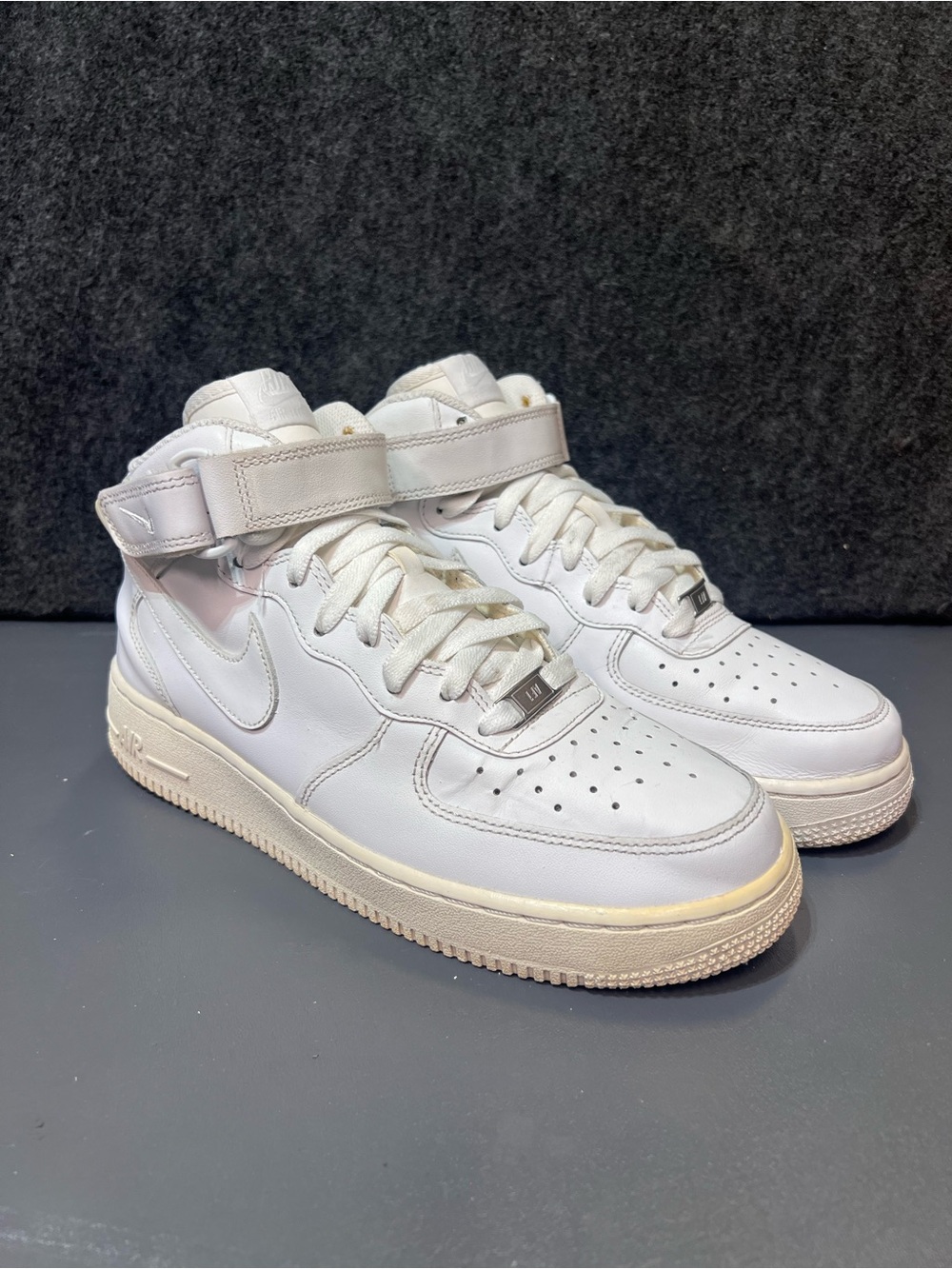Nike Men's Air Force 1 '07 Mid White Size 8